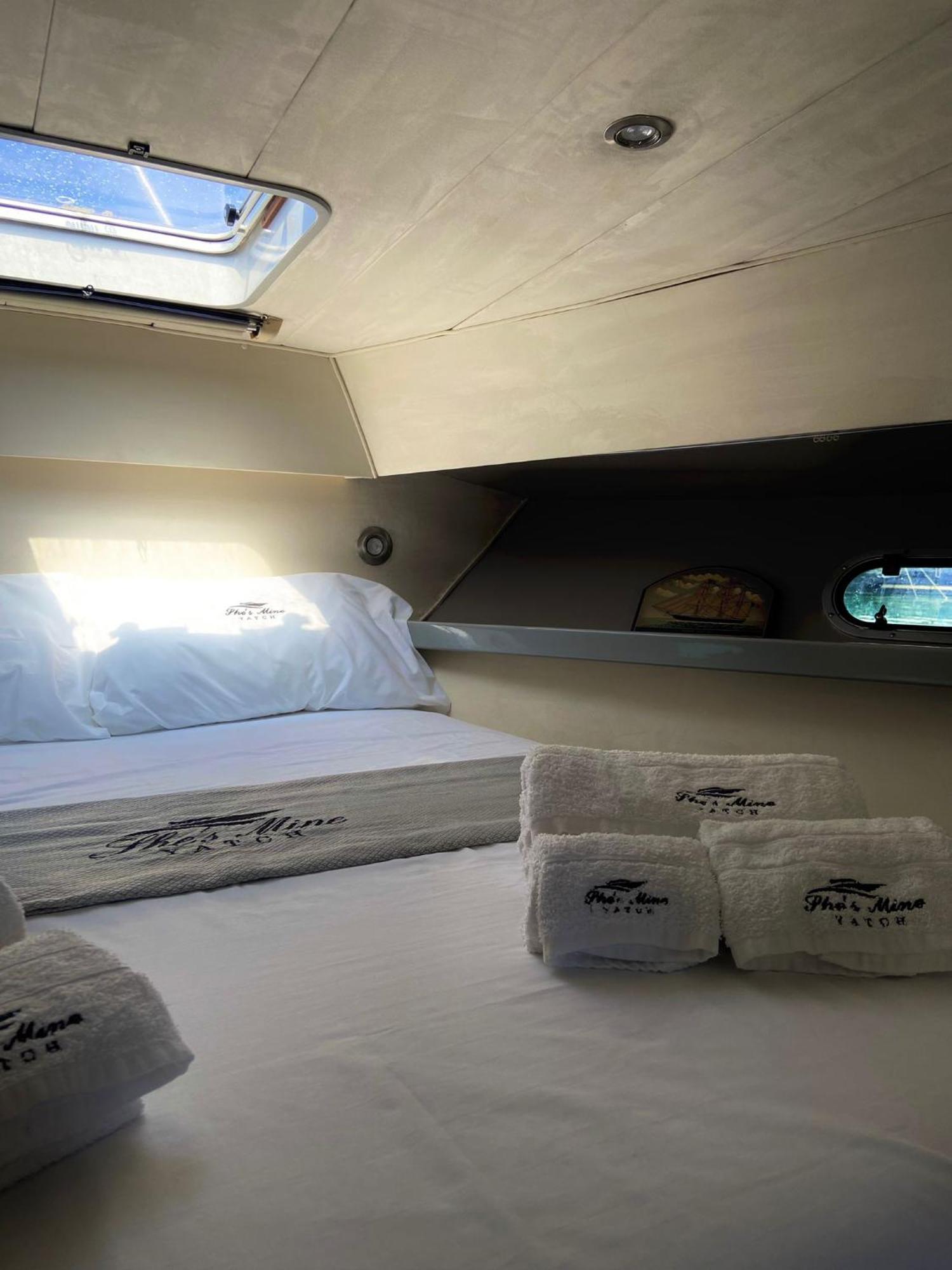 Hotel She'S Mine Yacht à Catane Extérieur photo