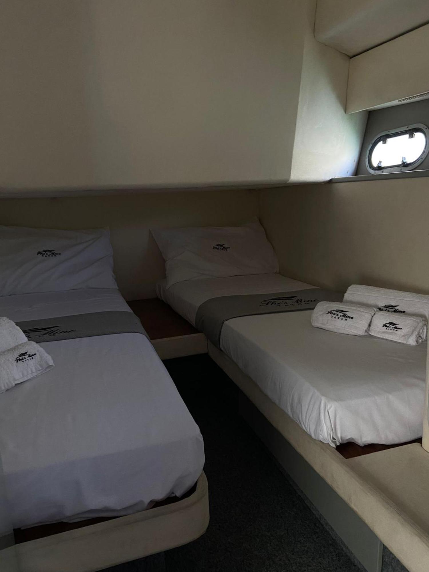 Hotel She'S Mine Yacht à Catane Extérieur photo