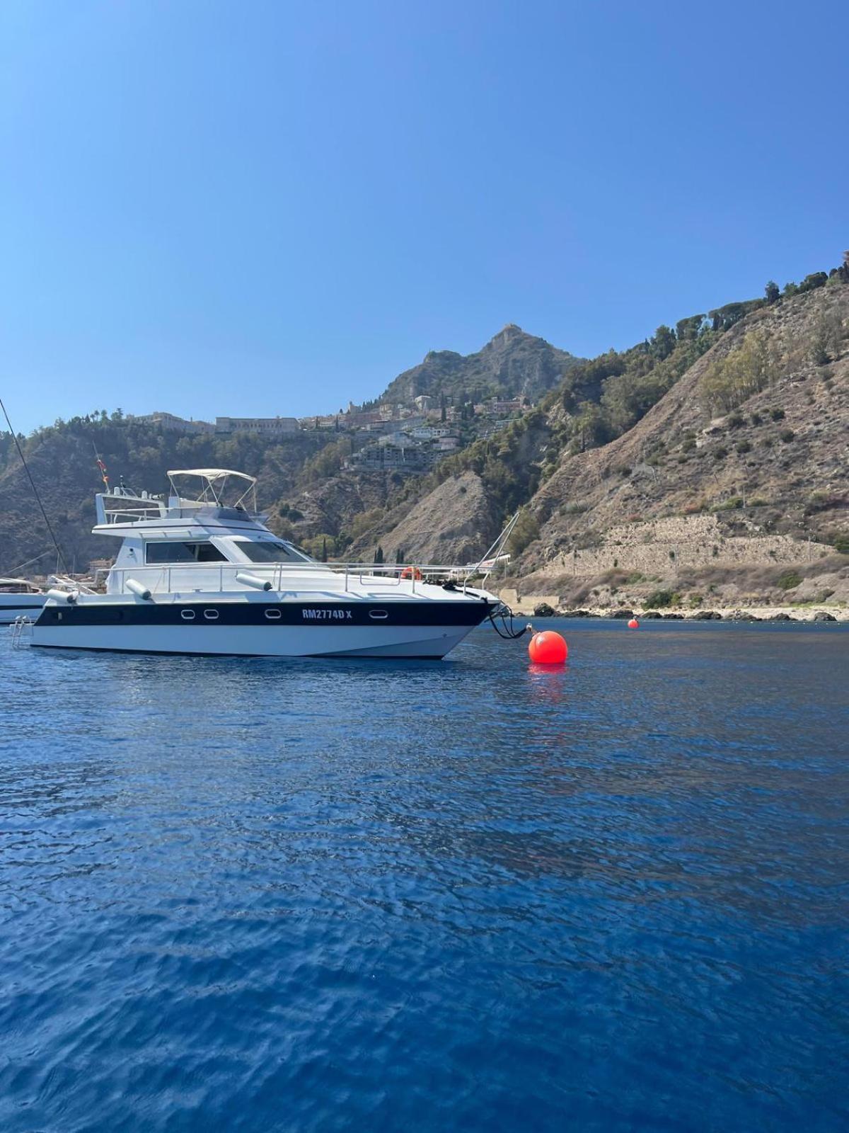 Hotel She'S Mine Yacht à Catane Extérieur photo